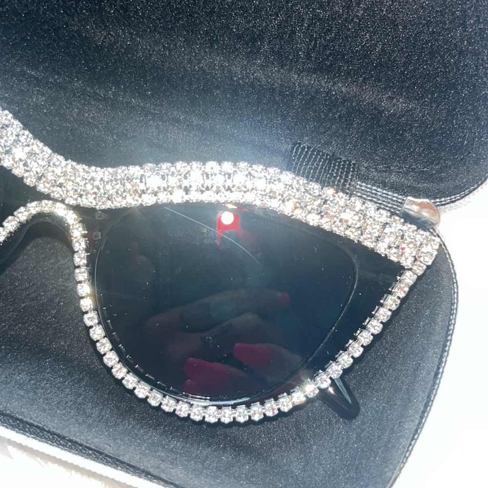 ONE LEFT! NWC rhinestone sunglasses - Picture 2 of 3